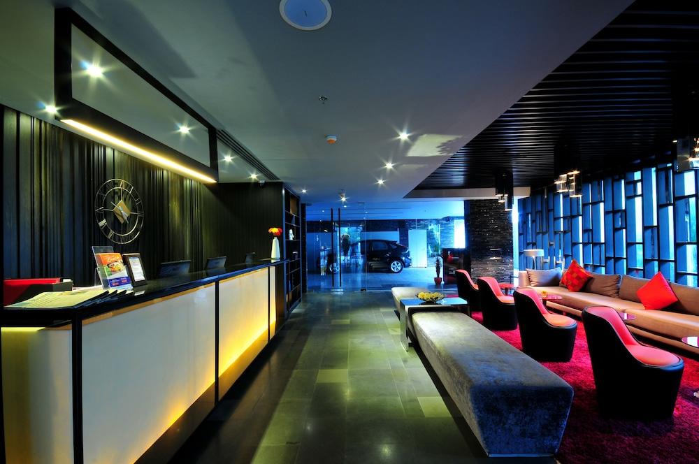 Citrus Sukhumvit 13 Nana Bangkok By Compass Hospitality - Newly Renovated Hotel Exterior foto